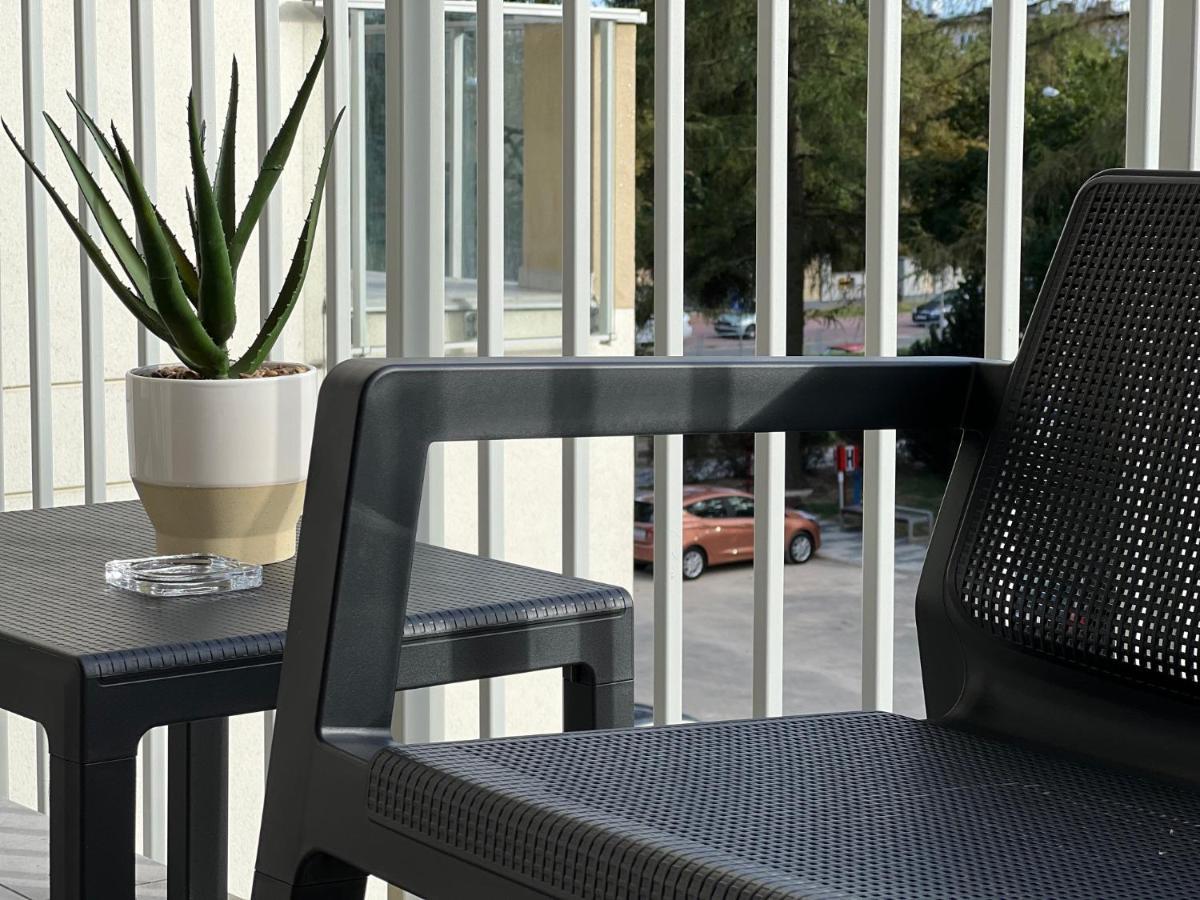 Family & Business Elegant Apartments Ul Lotnicza Centrum Galeria Korona - 1 Bedroom, Terrace, Air Conditioning, Garage - New! Kielce Exteriör bild