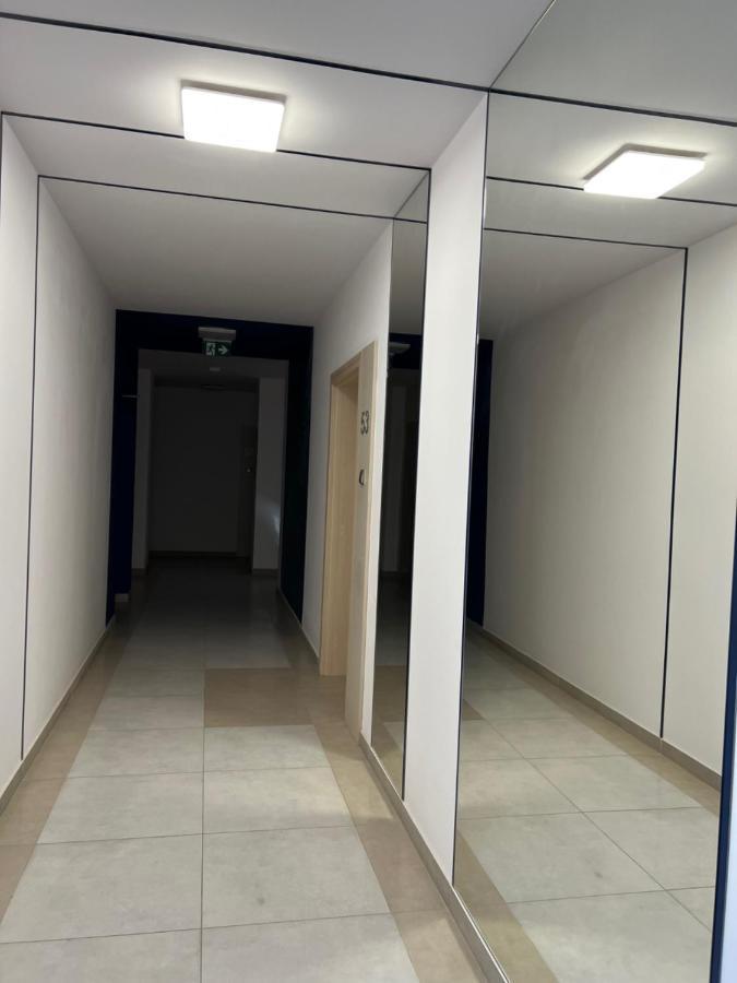 Family & Business Elegant Apartments Ul Lotnicza Centrum Galeria Korona - 1 Bedroom, Terrace, Air Conditioning, Garage - New! Kielce Exteriör bild